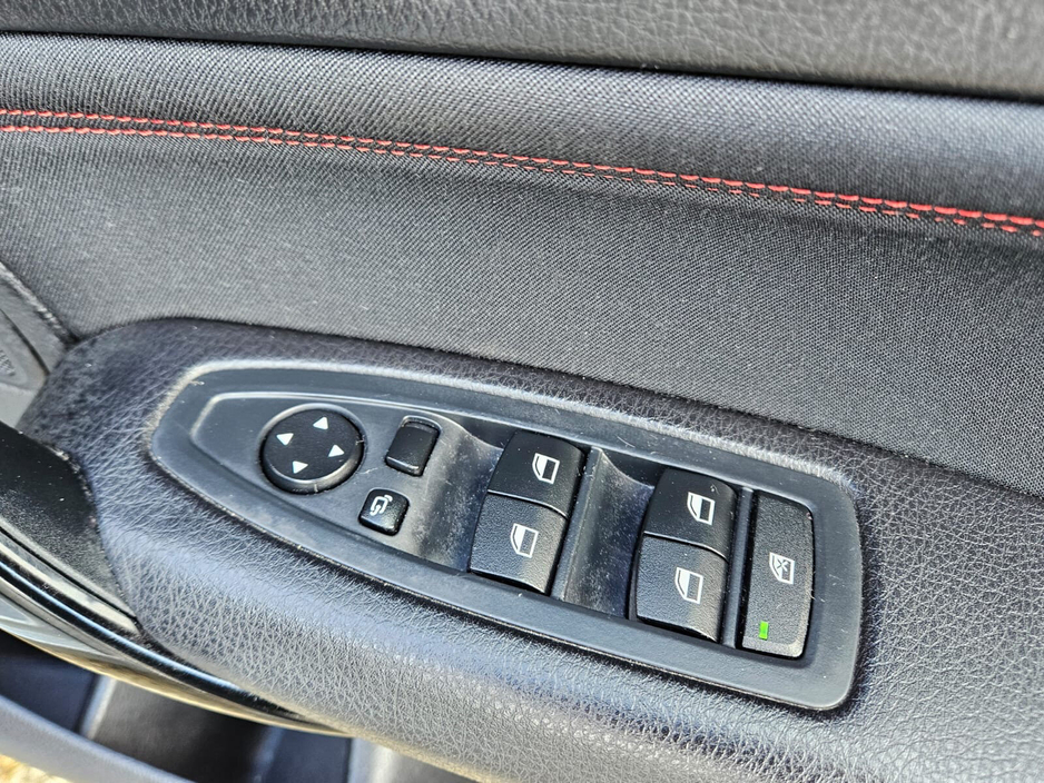 2016 BMW 1 Series - image 21