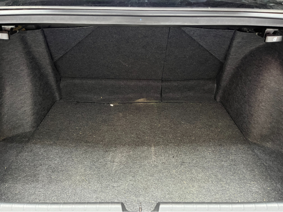 2019 Honda Grace - image 8