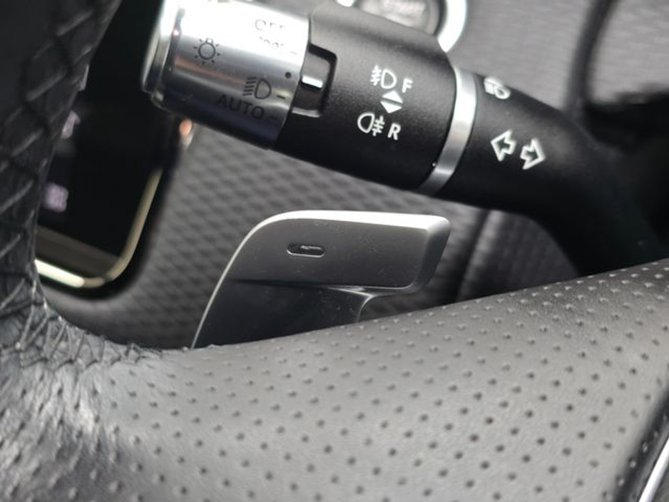 2021 Land Rover Range Rover Evoque - image 17