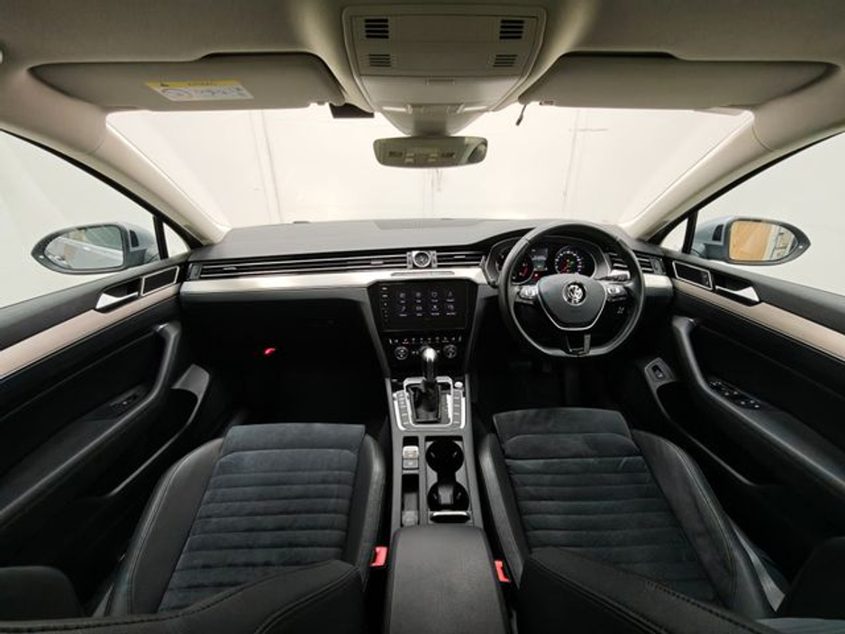 2018 Volkswagen Passat - image 23