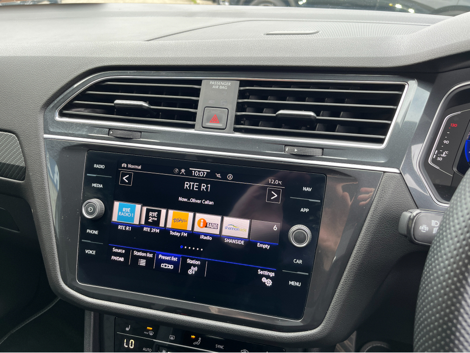 2023 Volkswagen Tiguan - image 19