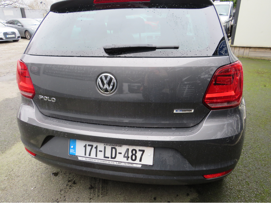 2017 Volkswagen Polo - image 2