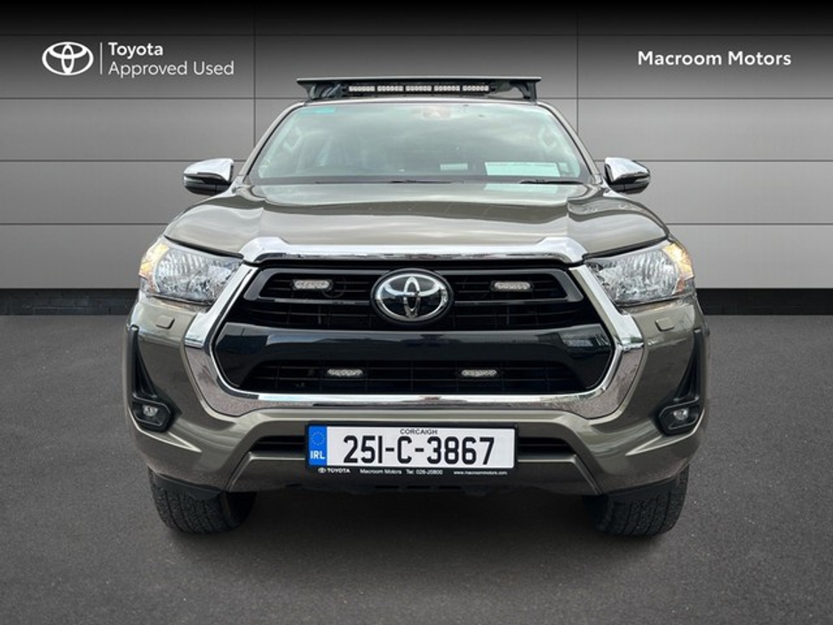 2025 Toyota Hilux - image 5