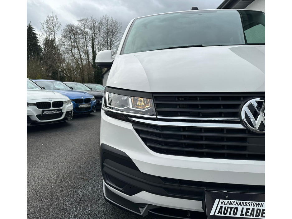 2021 Volkswagen Transporter - image 12