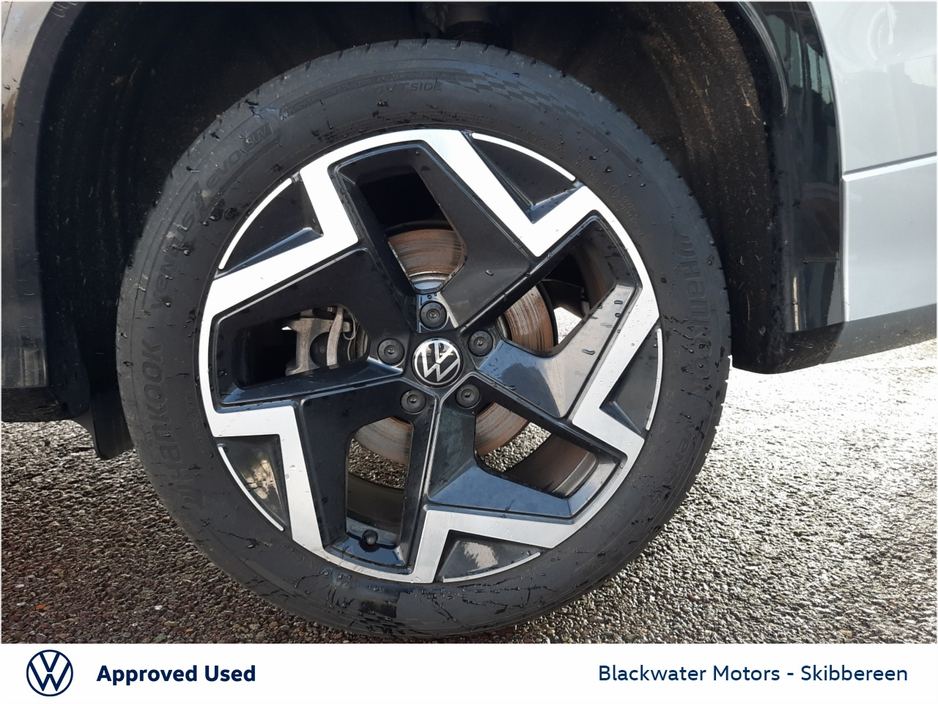 2025 Volkswagen Tayron - image 9