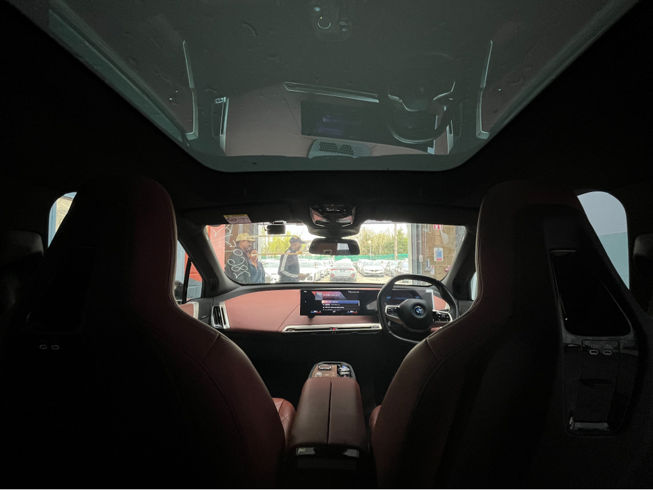 2022 BMW iX - image 17