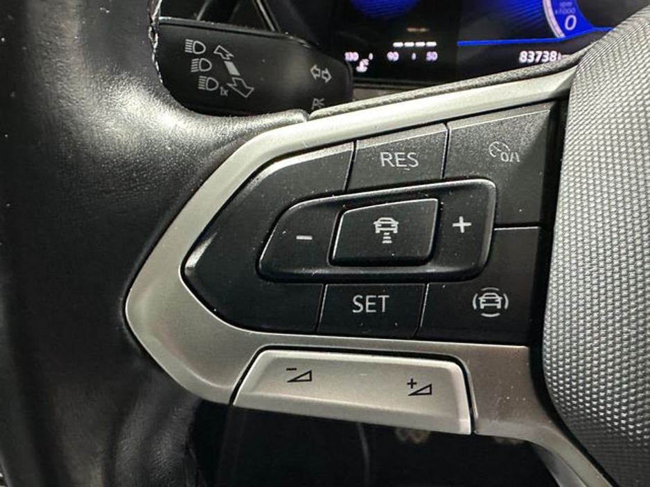 2023 Volkswagen T-Cross - image 13