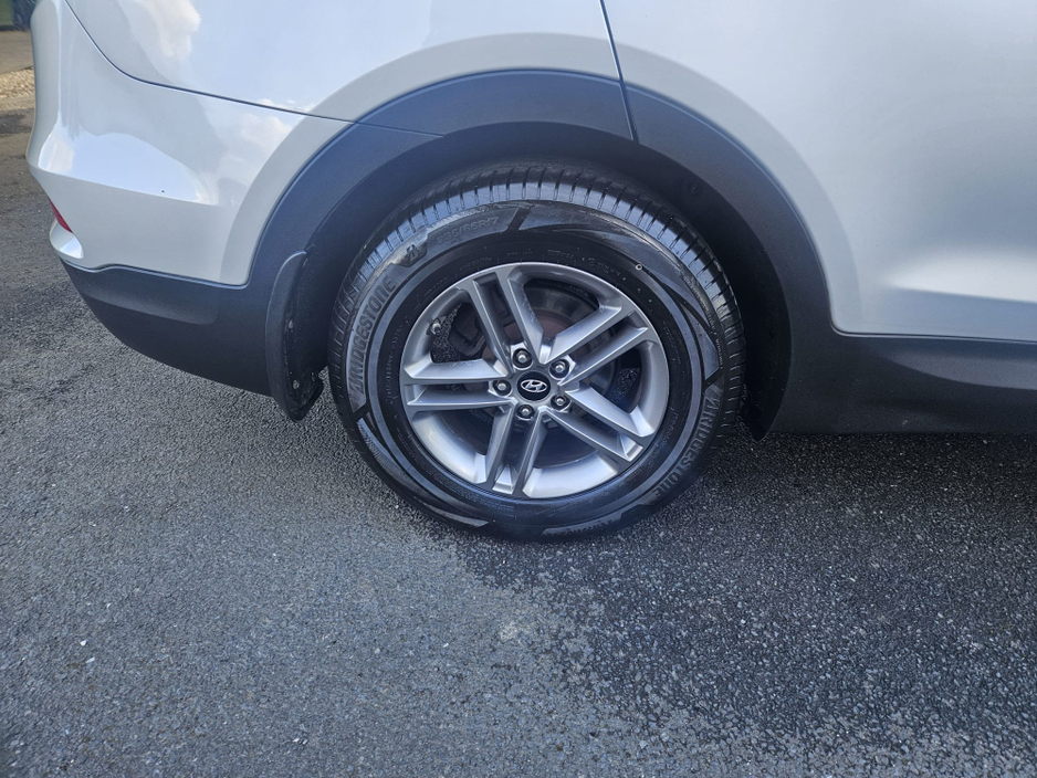 2017 Hyundai Santa Fe - image 14