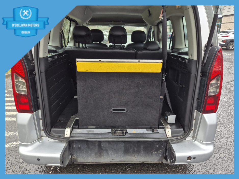 2012 Peugeot Partner - image 11