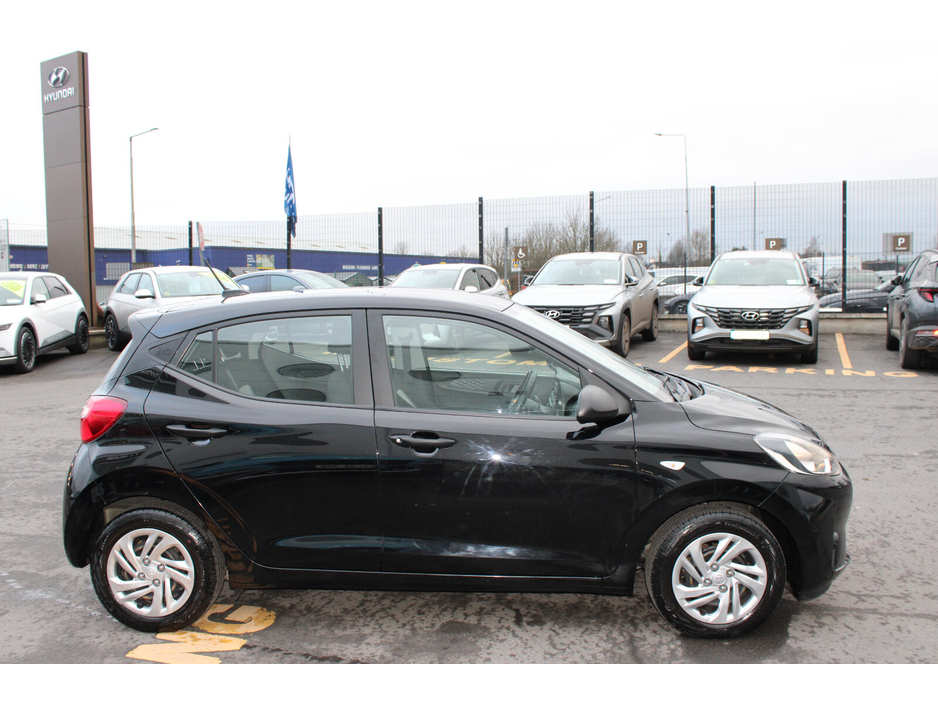 2022 Hyundai i10 - image 6