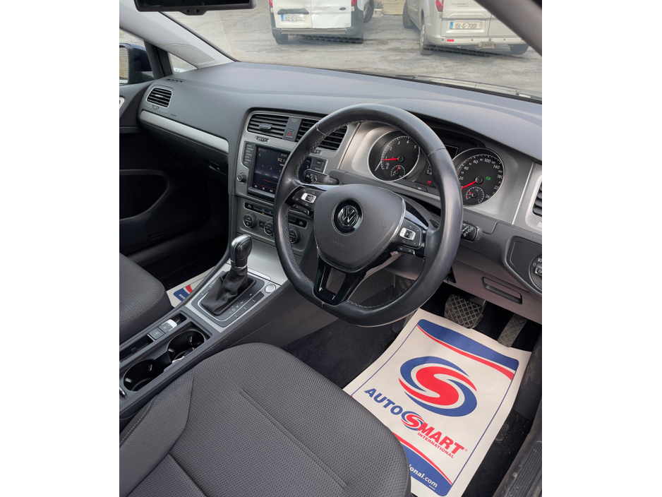 2016 Volkswagen Golf - image 8