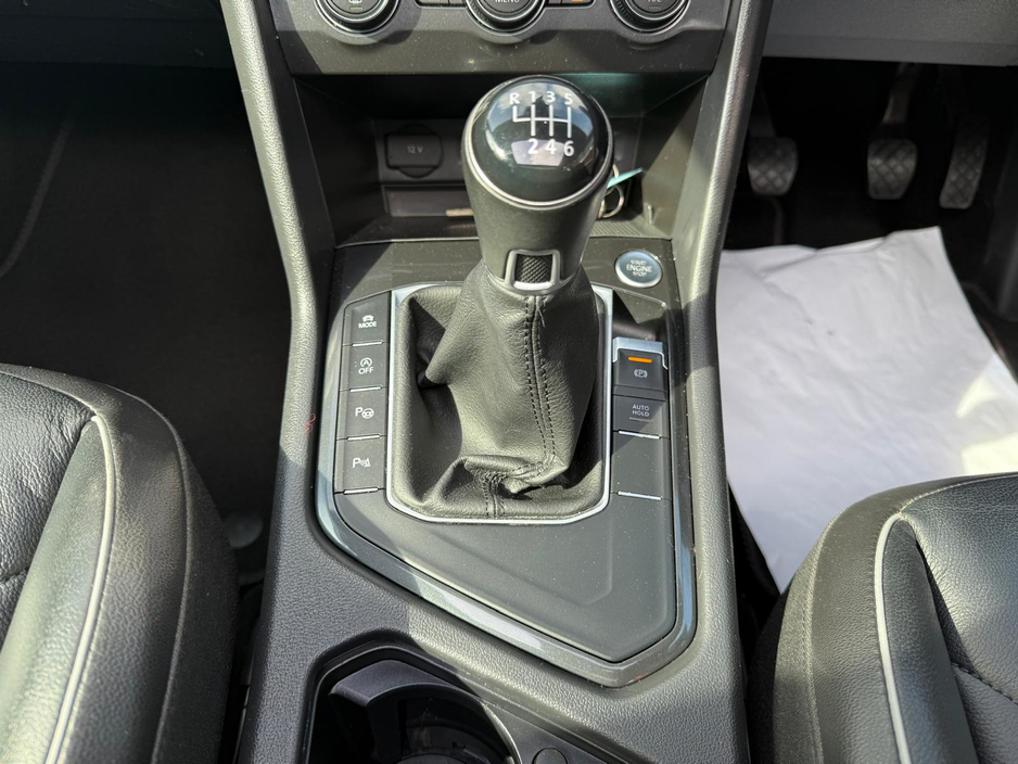 2020 Volkswagen Tiguan - image 17