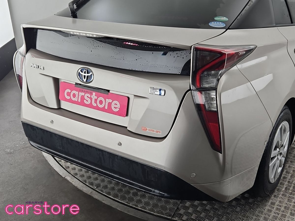 2017 Toyota Prius - image 15