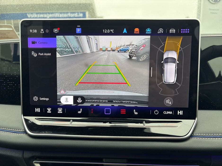 2025 Volkswagen Tiguan - image 23