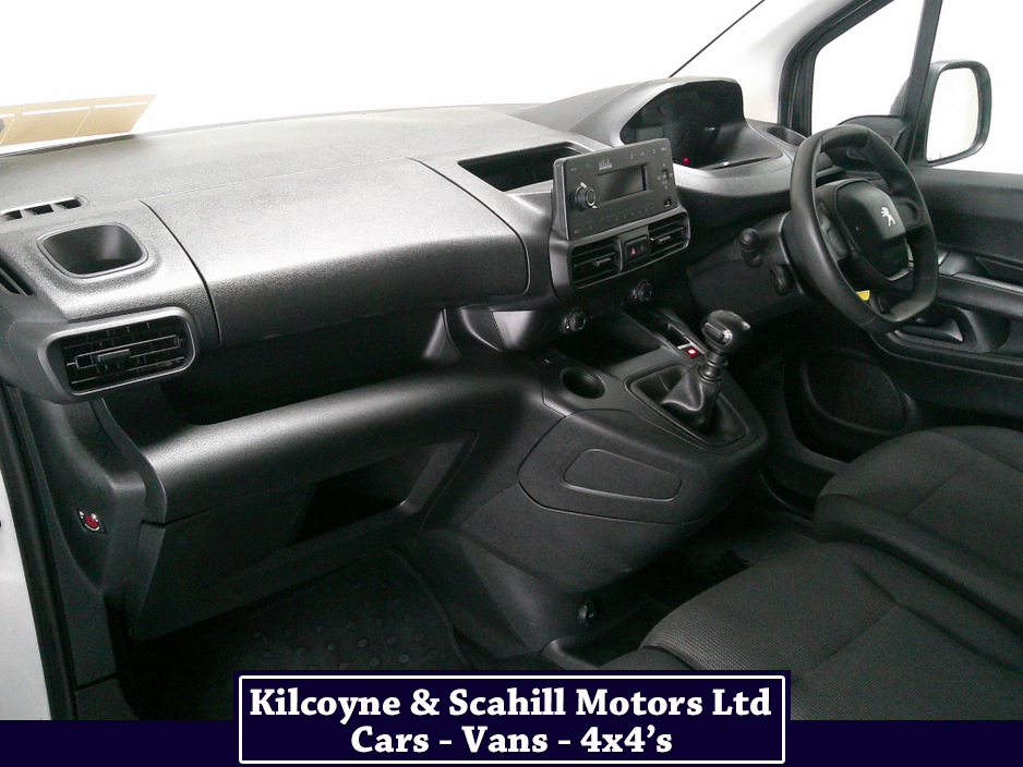 2022 Peugeot Partner - image 15