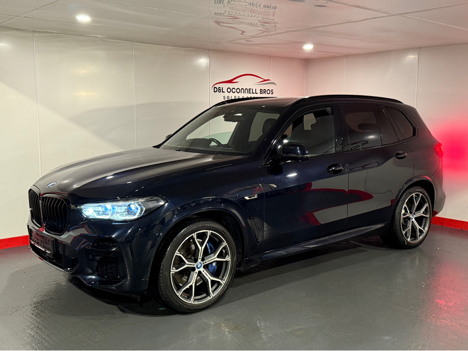 2022 BMW X5 - image 9