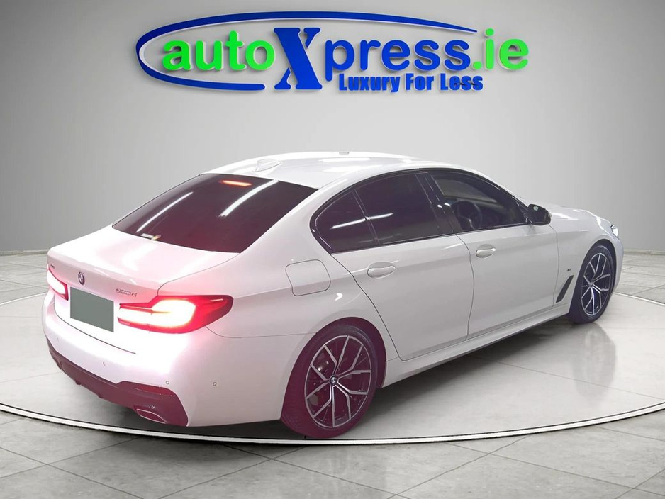 2021 BMW 5 Series M SPORT XDRIVE 523D Automatic, Reversing camera