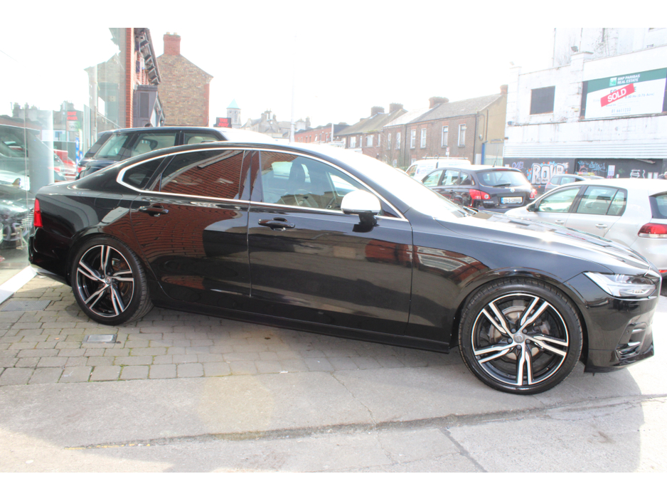 2017 Volvo S90 - image 5