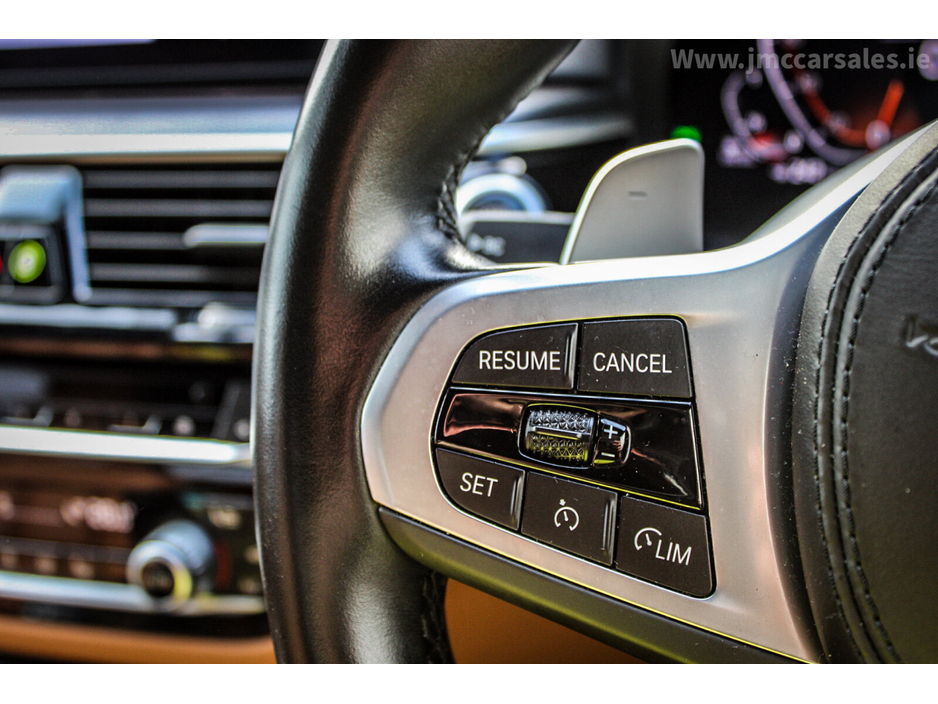 2021 BMW 5 Series - image 21