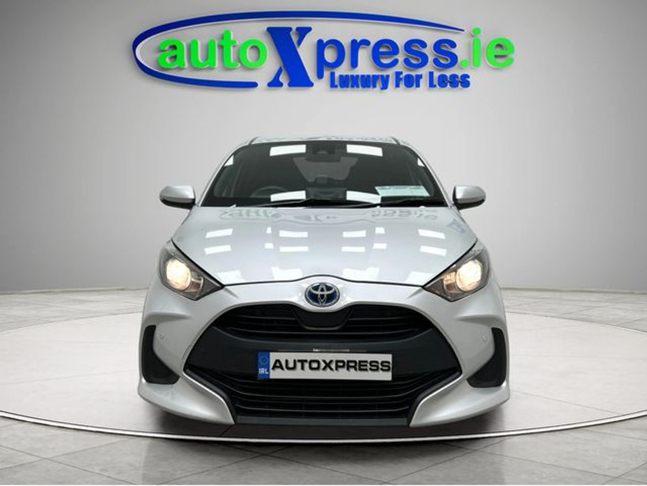 2021 Toyota Yaris - image 3