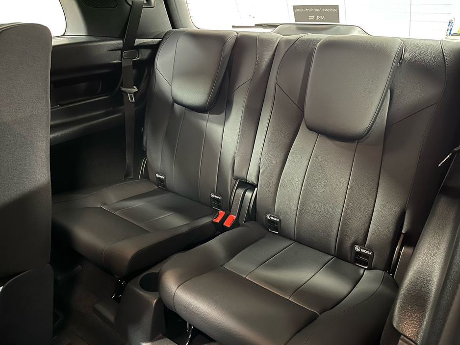 2026 Mercedes-Benz GLB 200d Progressive - 18 Inch Alloys - Reversing Camera - Ambient Lighting - Sat Nav - Climate Control - Heated Seats - Keyless Start - Apple CarPlay/Android Auto €73,298