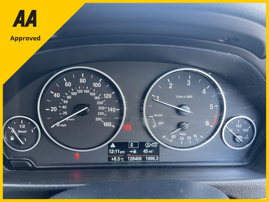 2015 BMW 3 Series - image 9