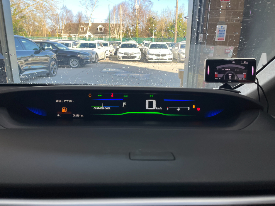 2020 Honda Stepwagon - image 23