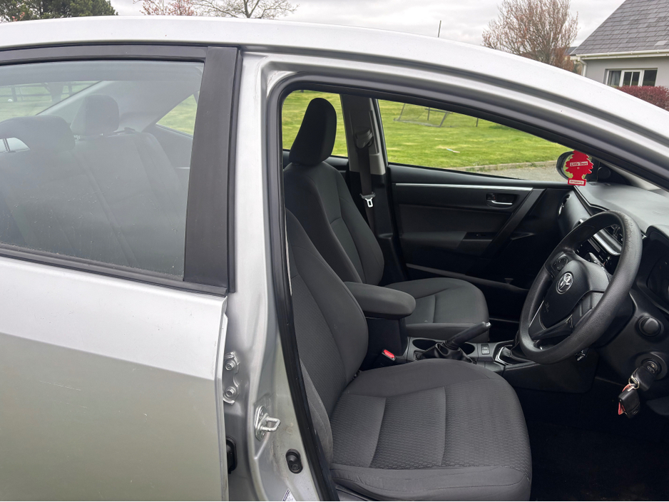 2018 Toyota Corolla - image 7