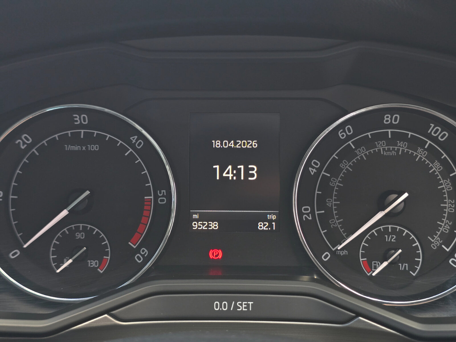 2018 Skoda Superb - image 42