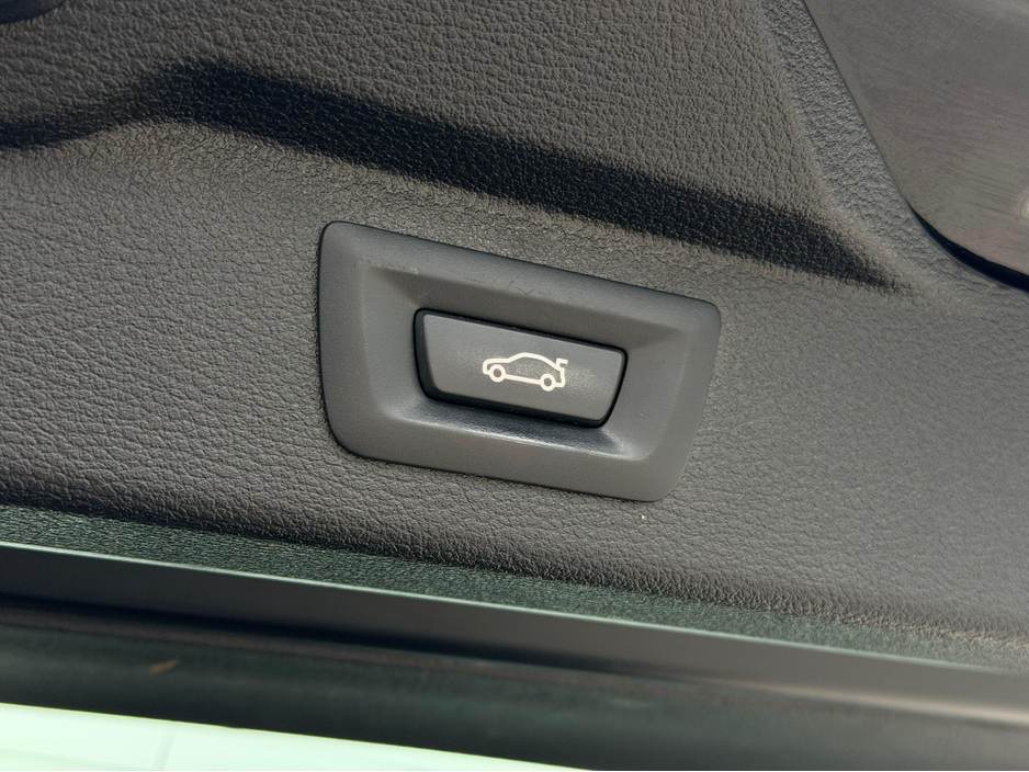 2016 BMW X5 - image 30