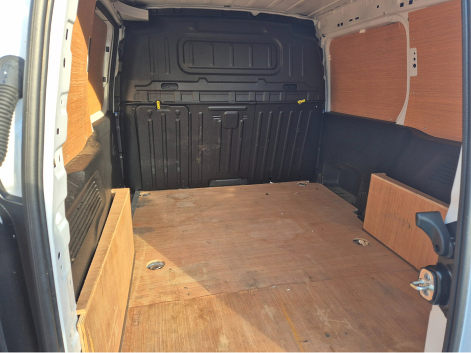 2023 Fiat Doblo - image 12