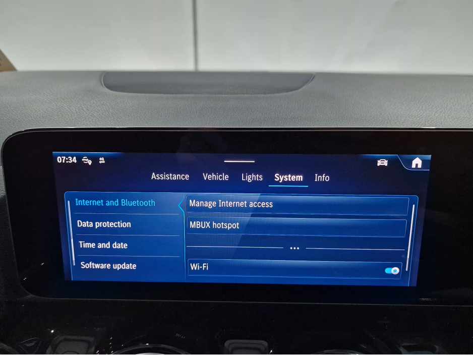 2023 Mercedes-Benz GLA Class 250E AMG LINE PREMIUM (PLUG IN HYBRID) AUTOMATIC **ONE OWNER / APPLE CARPLAY & ANDROID AUTO / BLIND SPOT ASSIST / HEATED FRONT SEATS / SAT NAV / REVERSE CAMERA / WIRELESS PHONE CHARGING** €40,900