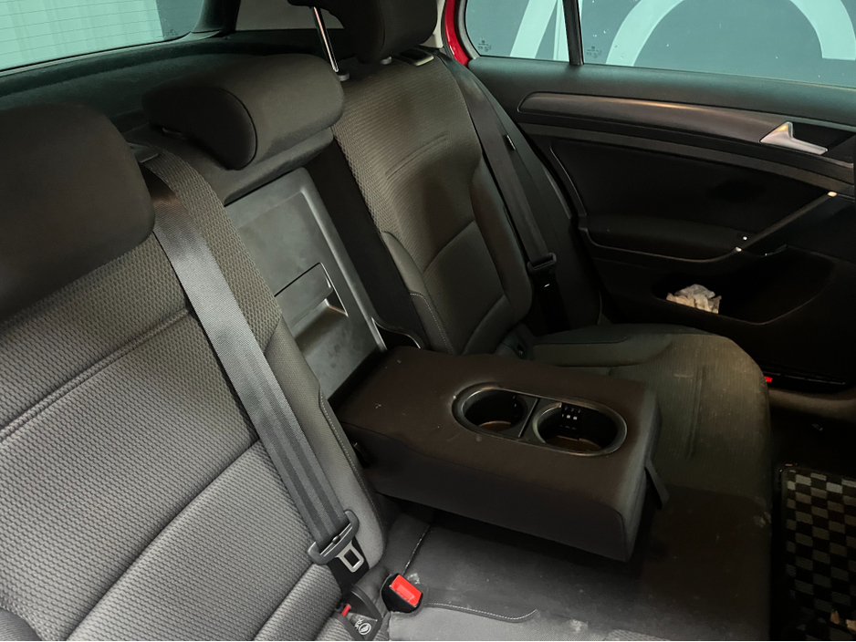 2019 Volkswagen Golf - image 12