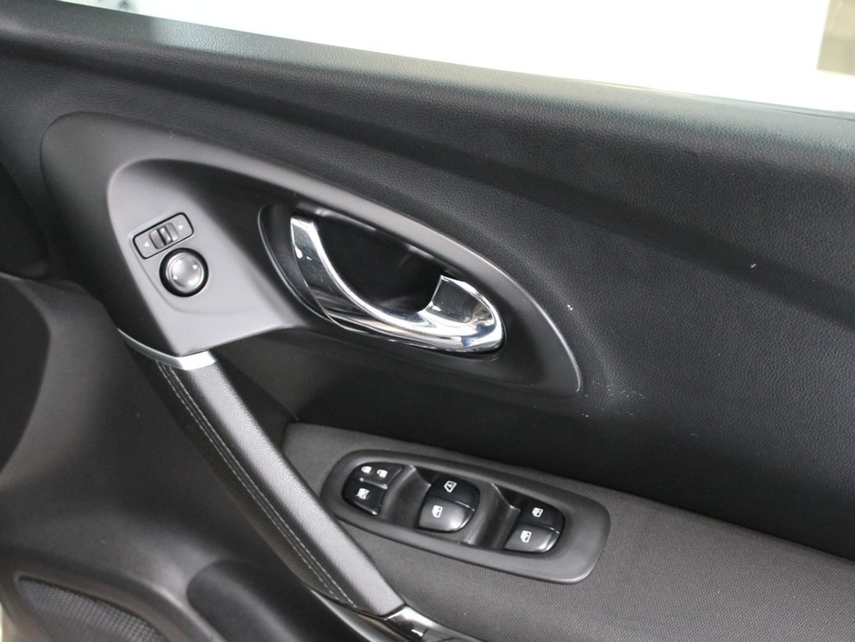 2016 Renault Kadjar - image 25