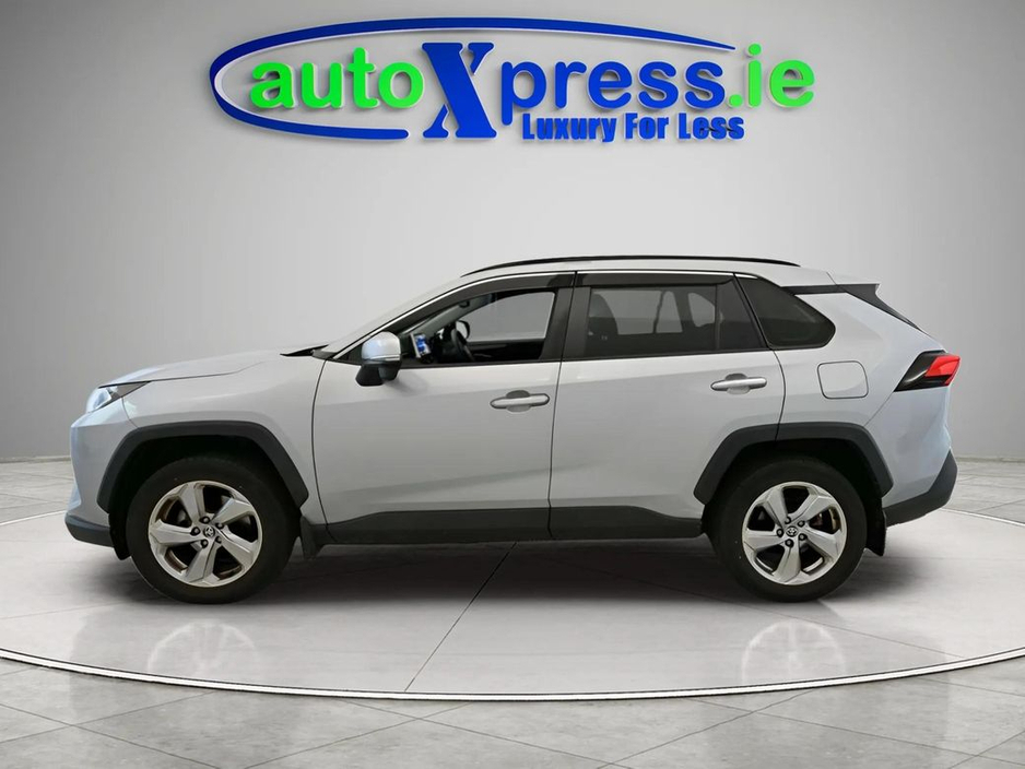 2021 Toyota Rav4 - image 9