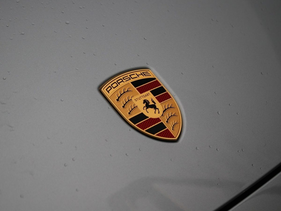 2025 Porsche Macan Electric €88,000