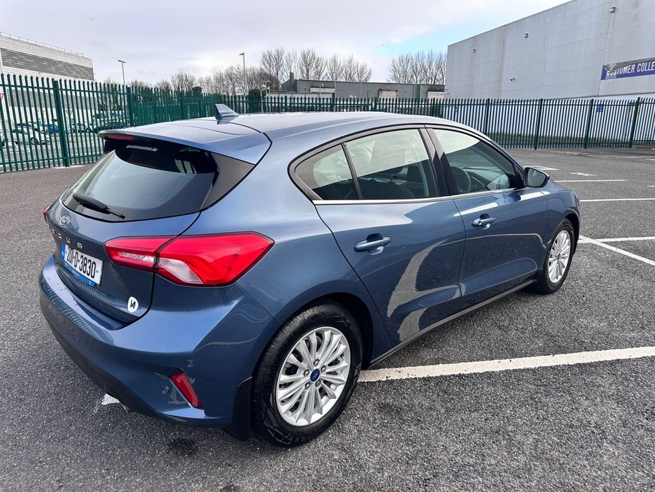 2020 Ford Focus - image 3