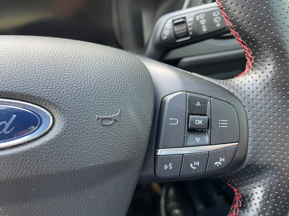 2022 Ford Kuga - image 15