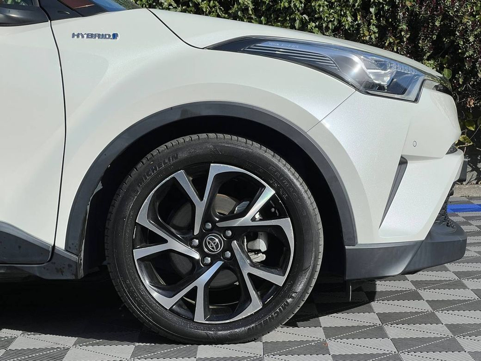 2019 Toyota C-HR - image 9