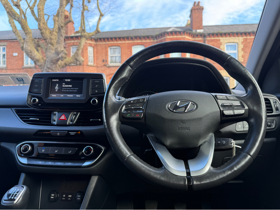 2017 Hyundai i30 - image 14