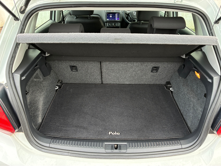 2014 Volkswagen Polo - image 8