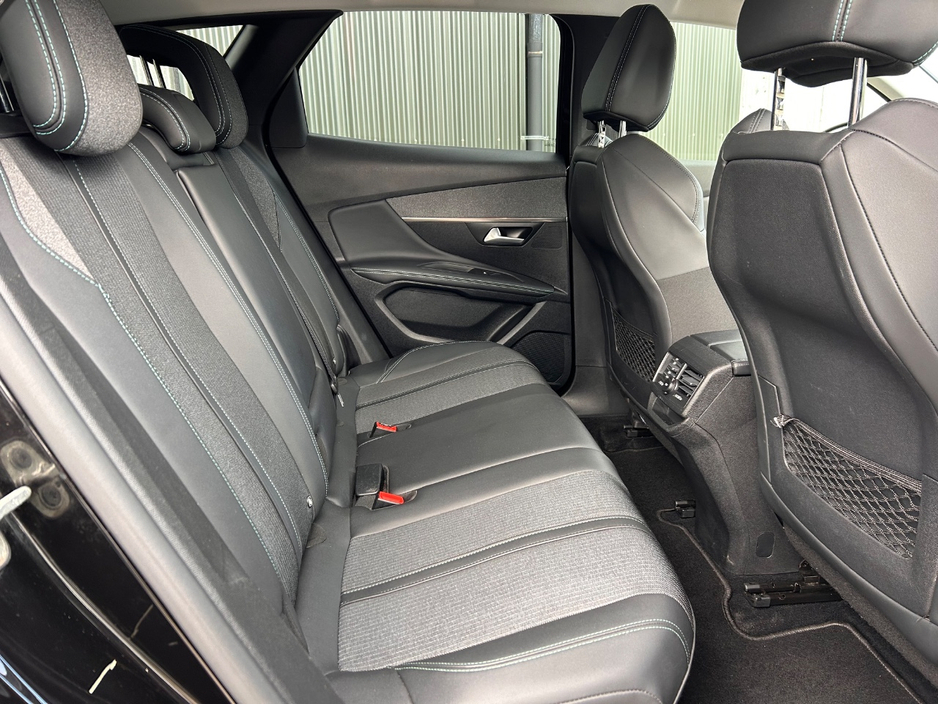 2022 Peugeot 3008 - image 18