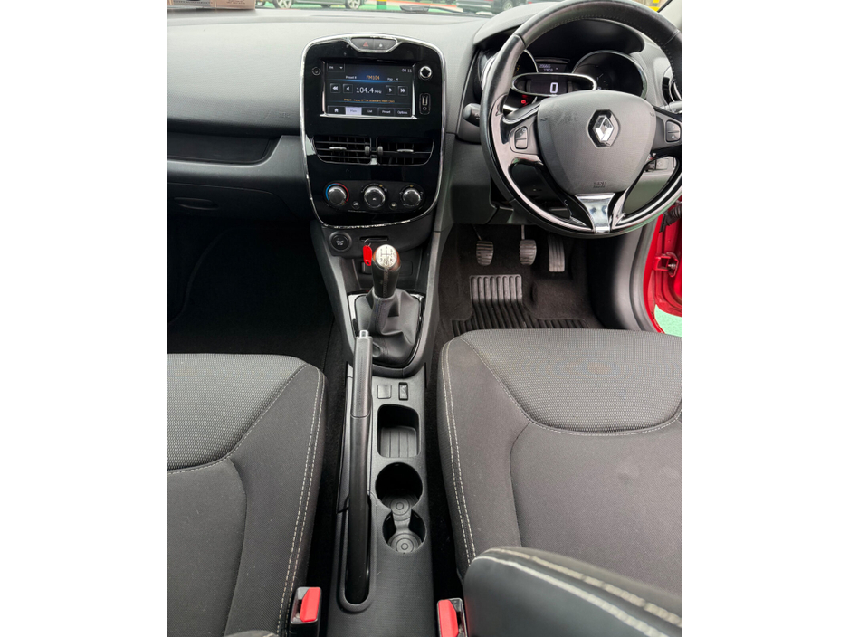 2013 Renault Clio - image 10