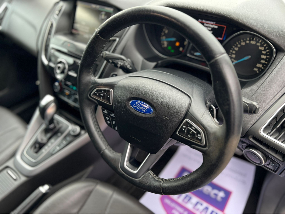 2015 Ford Focus - image 10