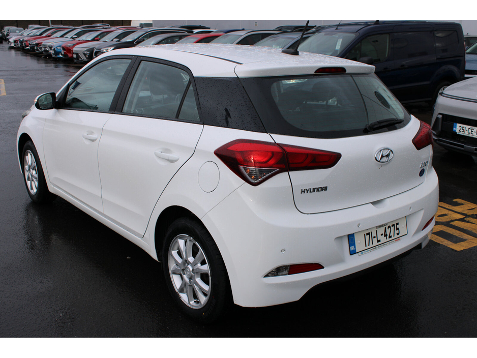 2017 Hyundai i20 - image 3