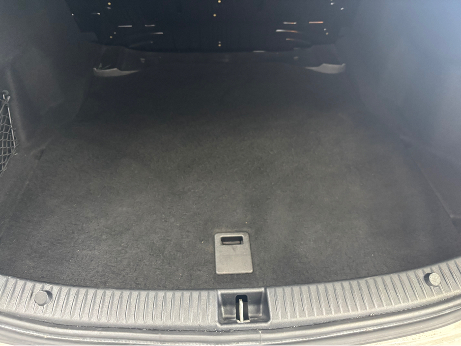 2015 Mercedes-Benz C Class - image 9