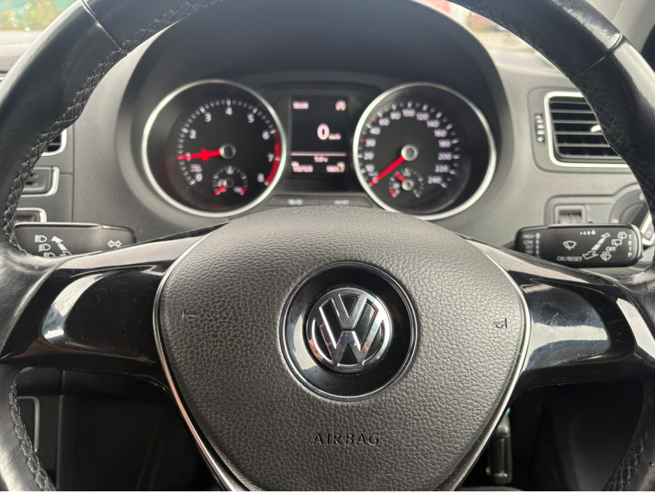 2014 Volkswagen Polo - image 8