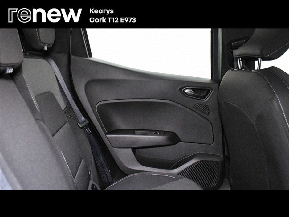 2025 Renault Clio - image 16