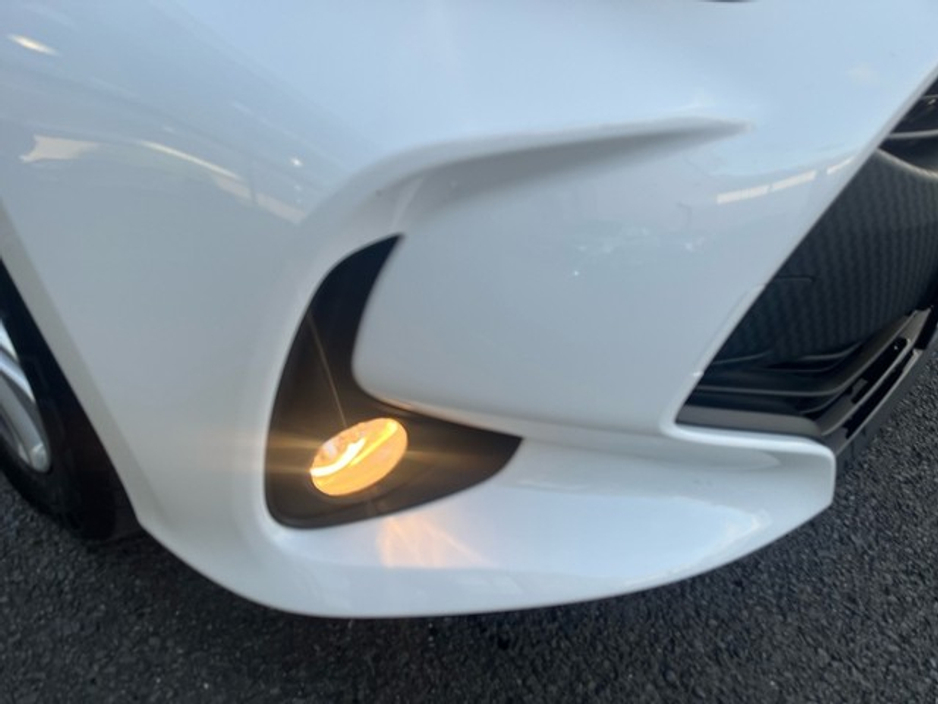 2025 Toyota Yaris - image 12