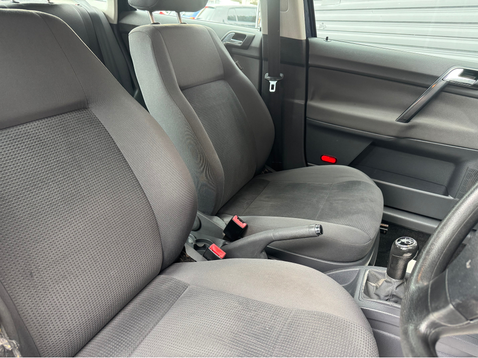 2008 Volkswagen Polo - image 10
